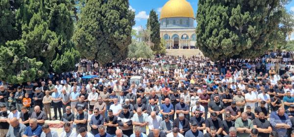 70 ألفاً يؤدون صلاة الجمعة في المسجد الأقصى