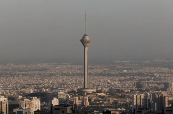 قطر ترسل فريقاً تفاوضياً إلى طهران للمساعدة في اتفاق أمريكي إيراني