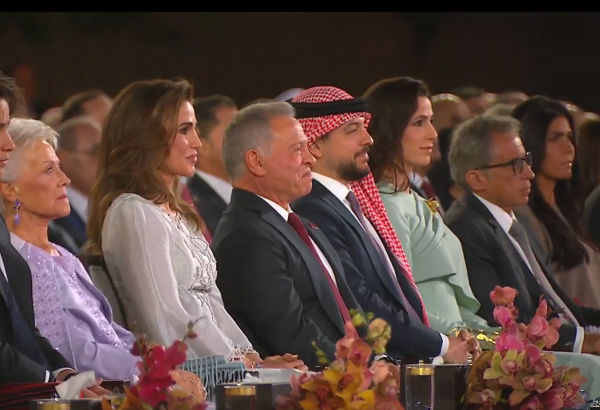 الملك يرعى الاحتفال الرسمي لعيد الاستقلال الـ 80 في قصر الحسينية
