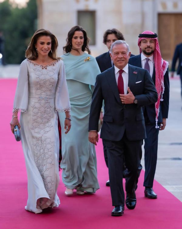 الملكة رانيا: كل عام والأردن عامر بالعز والكرم