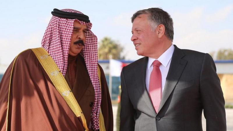 الملك يبحث مع العاهل البحريني تطورات المنطقة وتثبيث وقف إطلاق النار