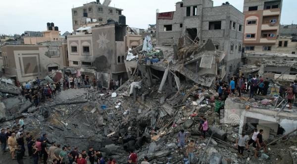 4 شهداء و15 جريحاً في غارة إسرائيلية استهدفت منزلاً وسط غزة