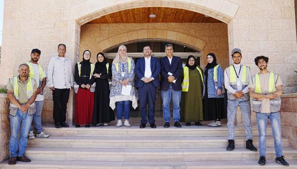 عاملون في البترا يعثرون على مقتنيات بـ 100 ألف دينار ويسلمونها لاصحابها