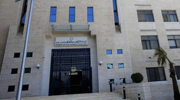 مكافحة الفساد: المتورطون باختلاسات الماليّة ممنوعون من السفر وما زالوا في الأردن