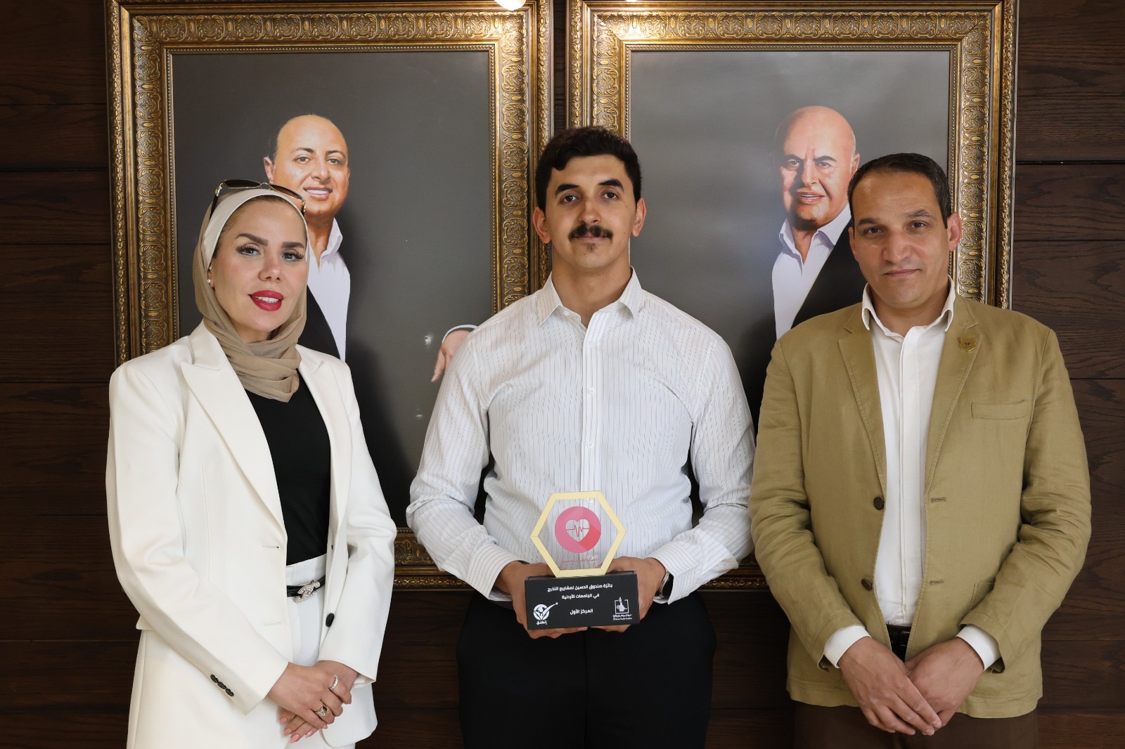 صيدلة عمان الأهلية بالمركز الأول على مستوى المملكة بجائزة 