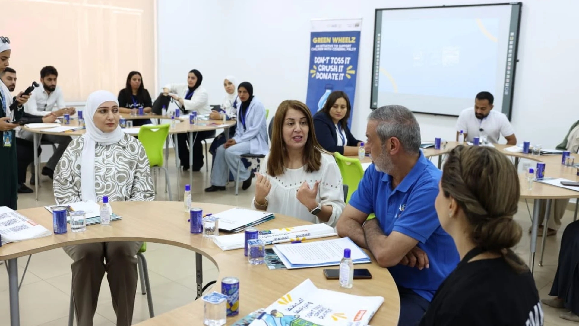 انطلاق الحملة الوطنية للنظافة من مركز زها الثقافي بالشراكة مع 