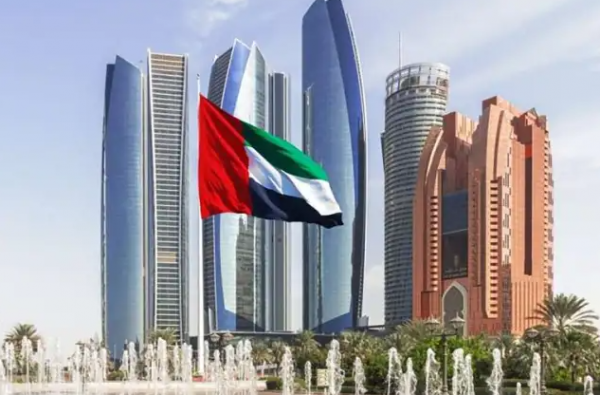 الإمارات تنفي بشكل قاطع مزاعم بشأن نقل أموال إلى إيران