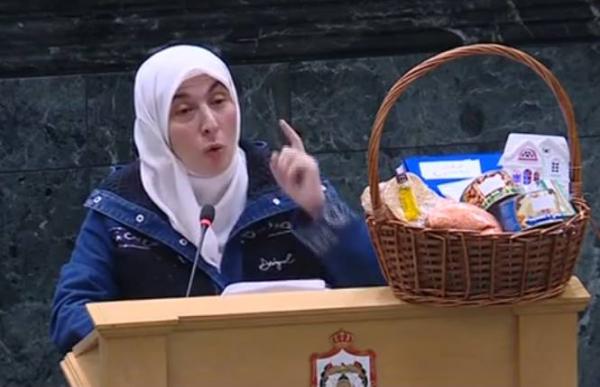طهبوب تسأل الحكومة عن المسنين بلا مصادر دخل .. هل سيخصص لهم رواتب؟
