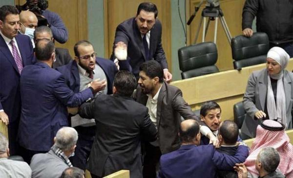 العين الذنيبات يكشف تفاصيل جديدة حول مشاجرة الرياطي وفريج
