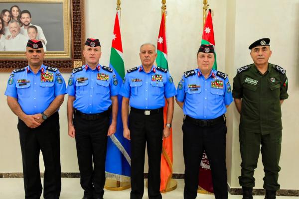 بالأسماء .. ترفيع عمداء إلى ألوية وإحالتهم للتقاعد في الأمن العام 