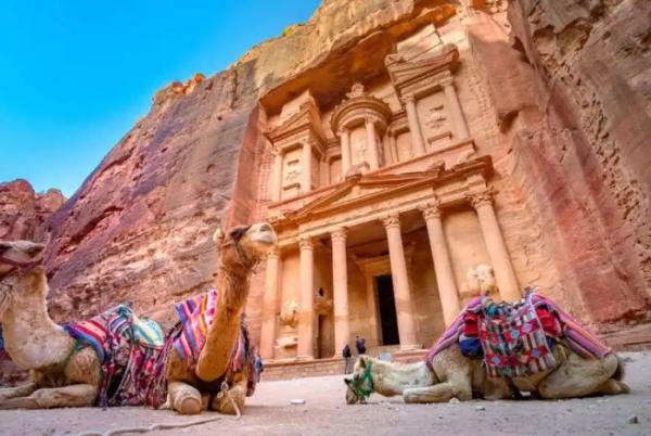 بالأسماء .. تشكيل لجنة لتحديد سقوف سعرية في القطاع السياحي