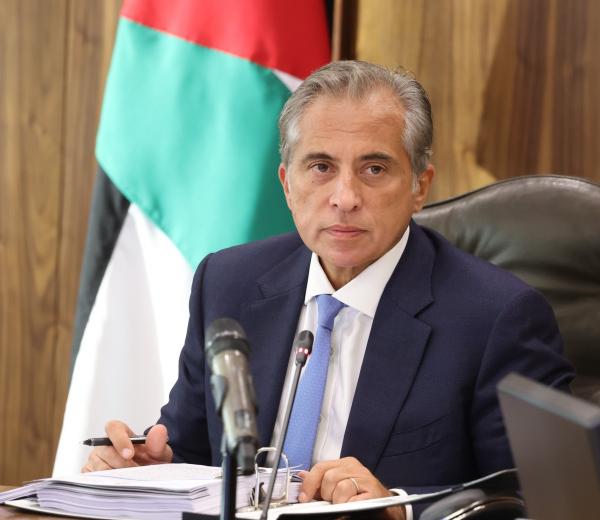 حسان يهنئ بذكرى المولد النبوي الشريف