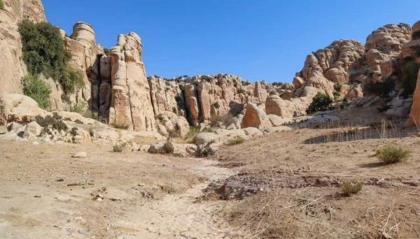النواطف في ضانا .. طبيعة آسرة وشواهد تاريخية تستحق التوثيق