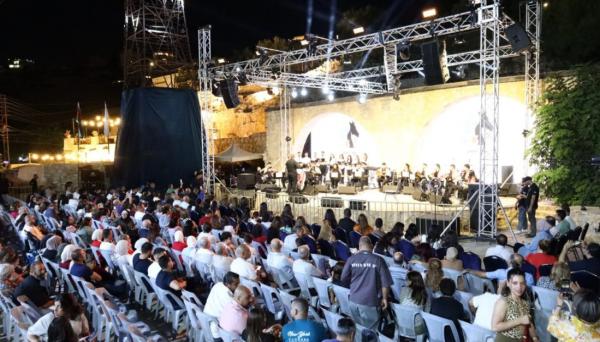 فرقة الفحيص للموسيقى العربية تعود بجيل شباب جديد في الدورة الـ33 للمهرجان
