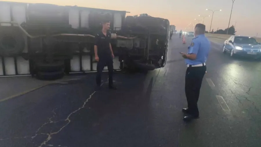 الدوريات الخارجية تتعامل مع حادث تدهور على طريق المطار