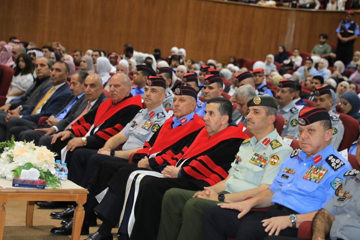 المعايطة يرعى حفل تخريج الفوج 14 من طلبة أكاديمية الأمير الحسين للحماية المدنية
