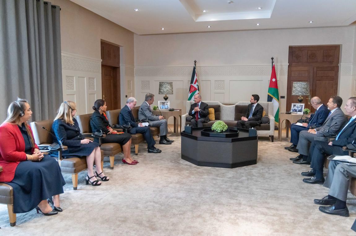الملك يستقبل وفدا من البرلمان الفرنسي