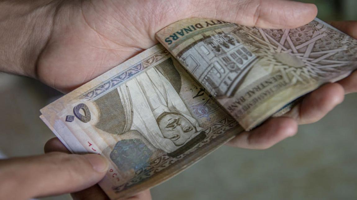 الحكومة تتعهد بدفع 50% من أجور العمالة الأردنية في مصانع 