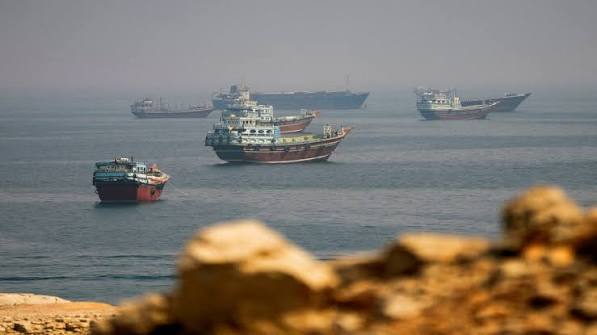 طهران: مستعدون لفتح هرمز إذا خففت واشنطن الضغط والحصار