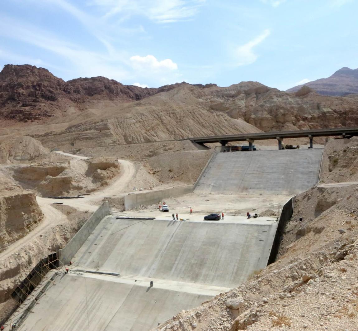 أبو السمن: رفع جاهزية الطرق والجسور والمنشآت المائية في الجنوب
