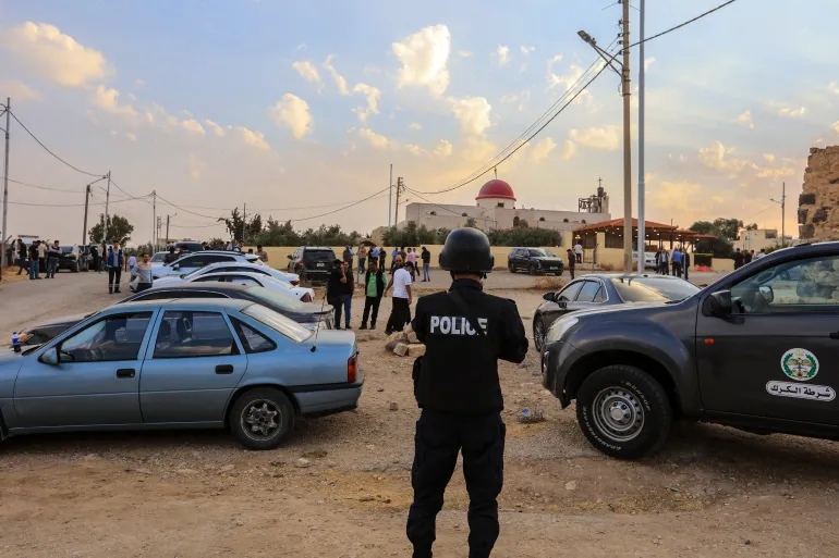 الحكومة: أجهزة الدولة كافة تعمل للقبض على مجرمي الكرك