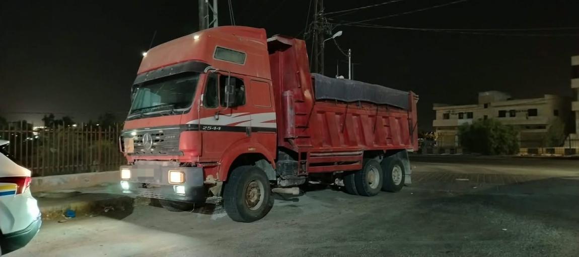 ضبط مركبة تنقل 12 طناً من السماد العضوي غير المعالج في زيزيا