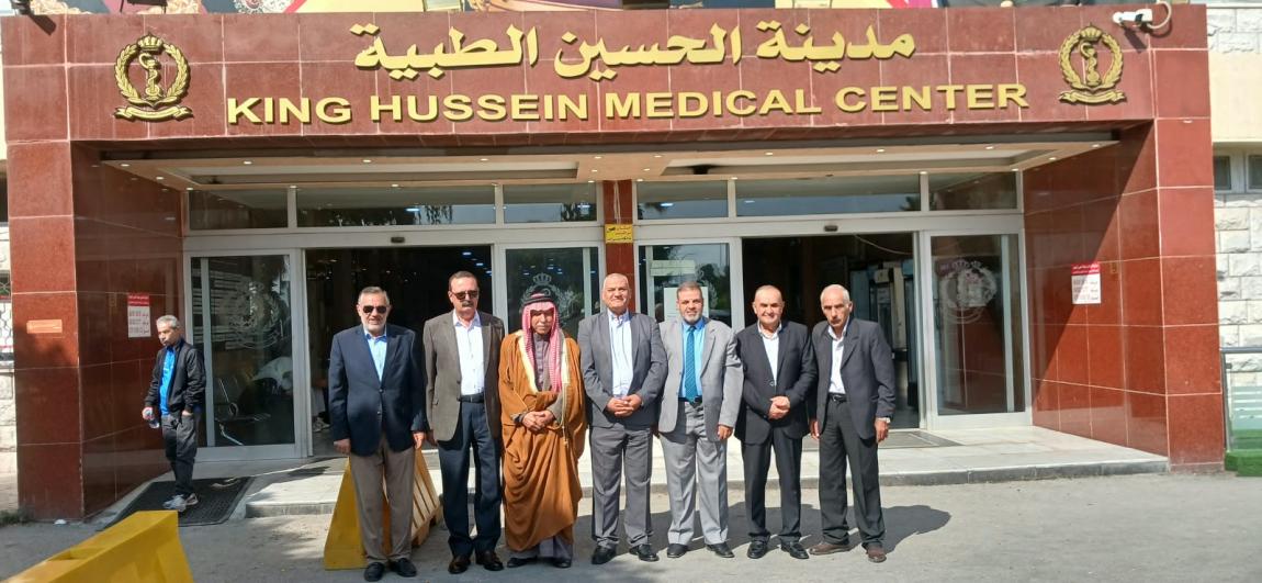 وفد من الهيئات الثقافية في البلقاء يعود مصابي حادثة كنيسة حمود في المدينة الطبية
